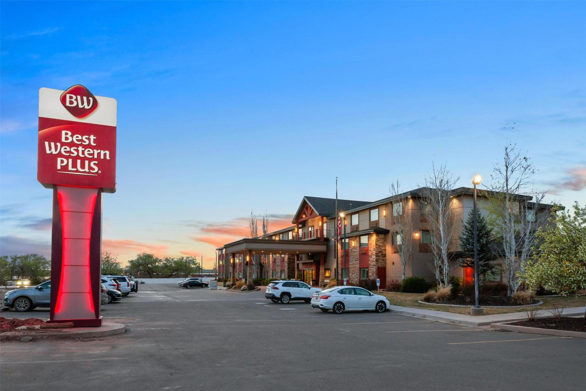 Best Western Plus Landmark Hotel Ballard Exterior photo